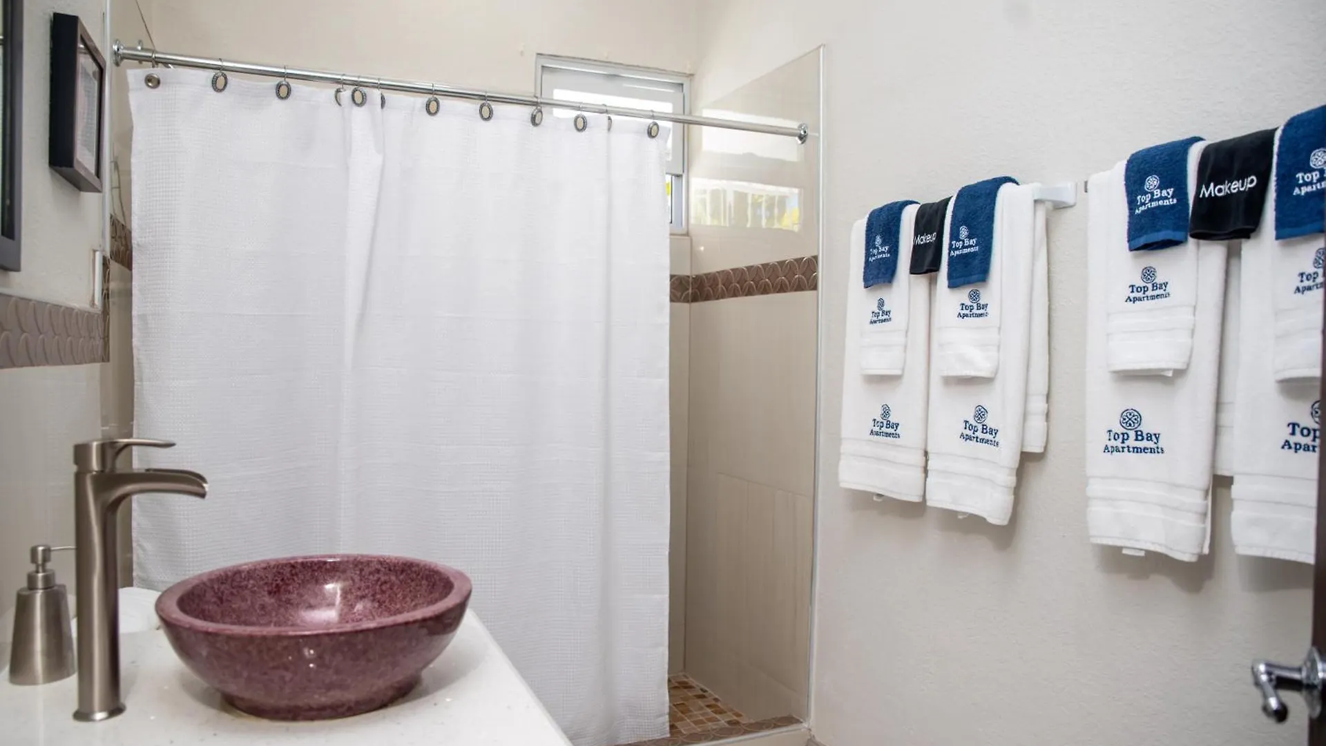 Top Bay Apartments - All 5 Units Montego Bay Giamaica