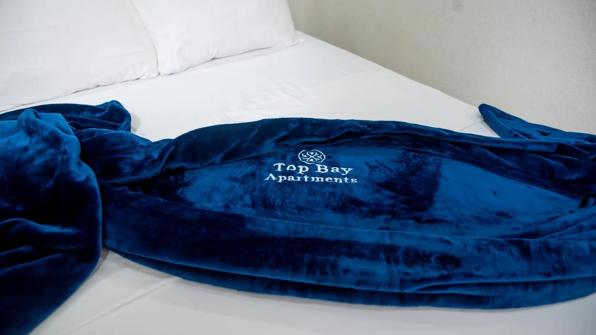 Top Bay Apartments - All 5 Units مونتيغو باي