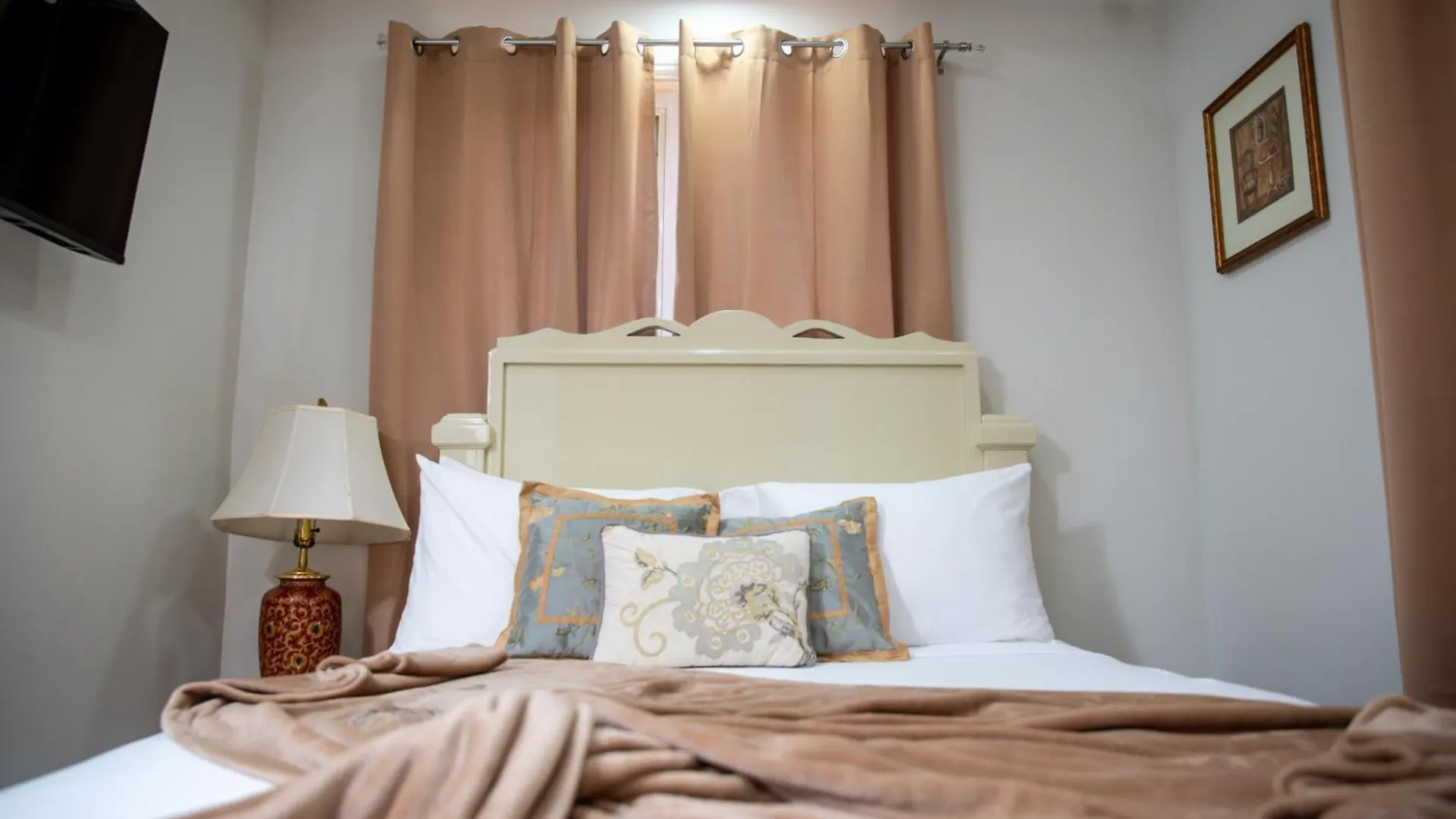 Top Bay Apartments - All 5 Units مونتيغو باي جامايكا