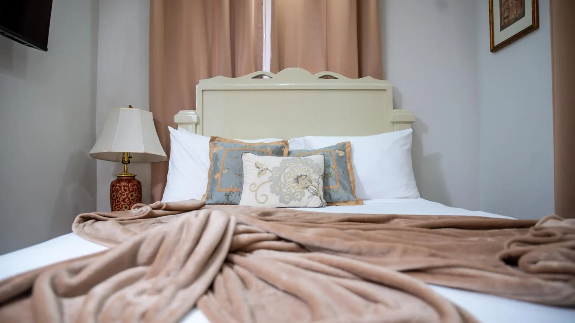 Top Bay Apartments - All 5 Units مونتيغو باي