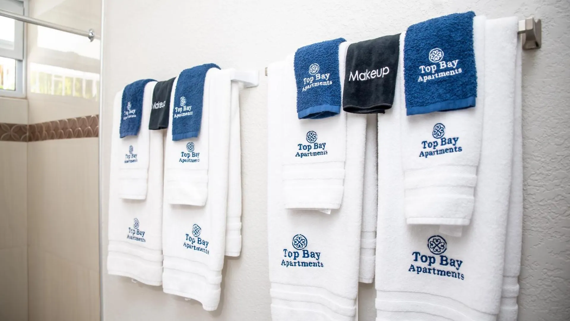 Top Bay Apartments - All 5 Units مونتيغو باي