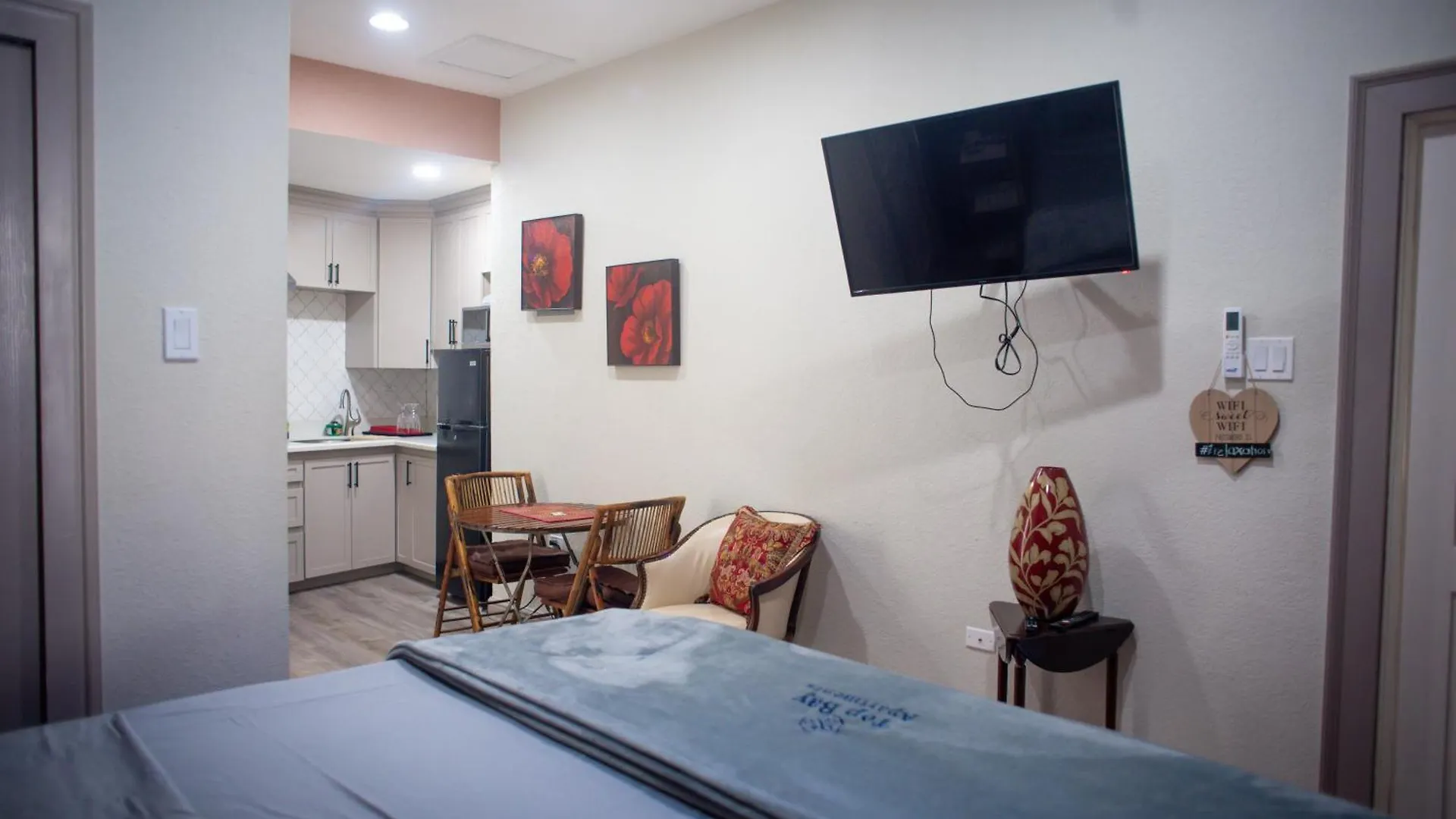 Top Bay Apartments - All 5 Units مونتيغو باي