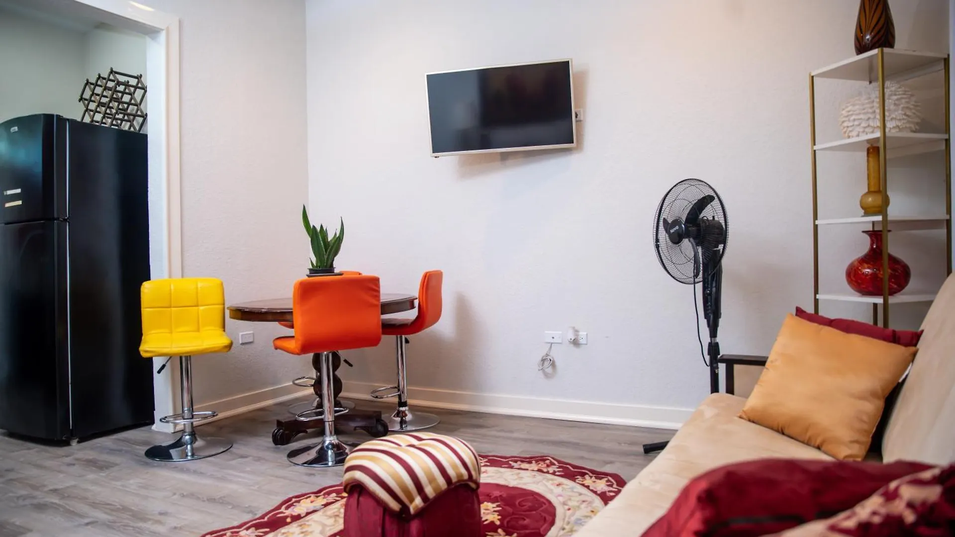 Top Bay Apartments - All 5 Units مونتيغو باي 0*,  جامايكا