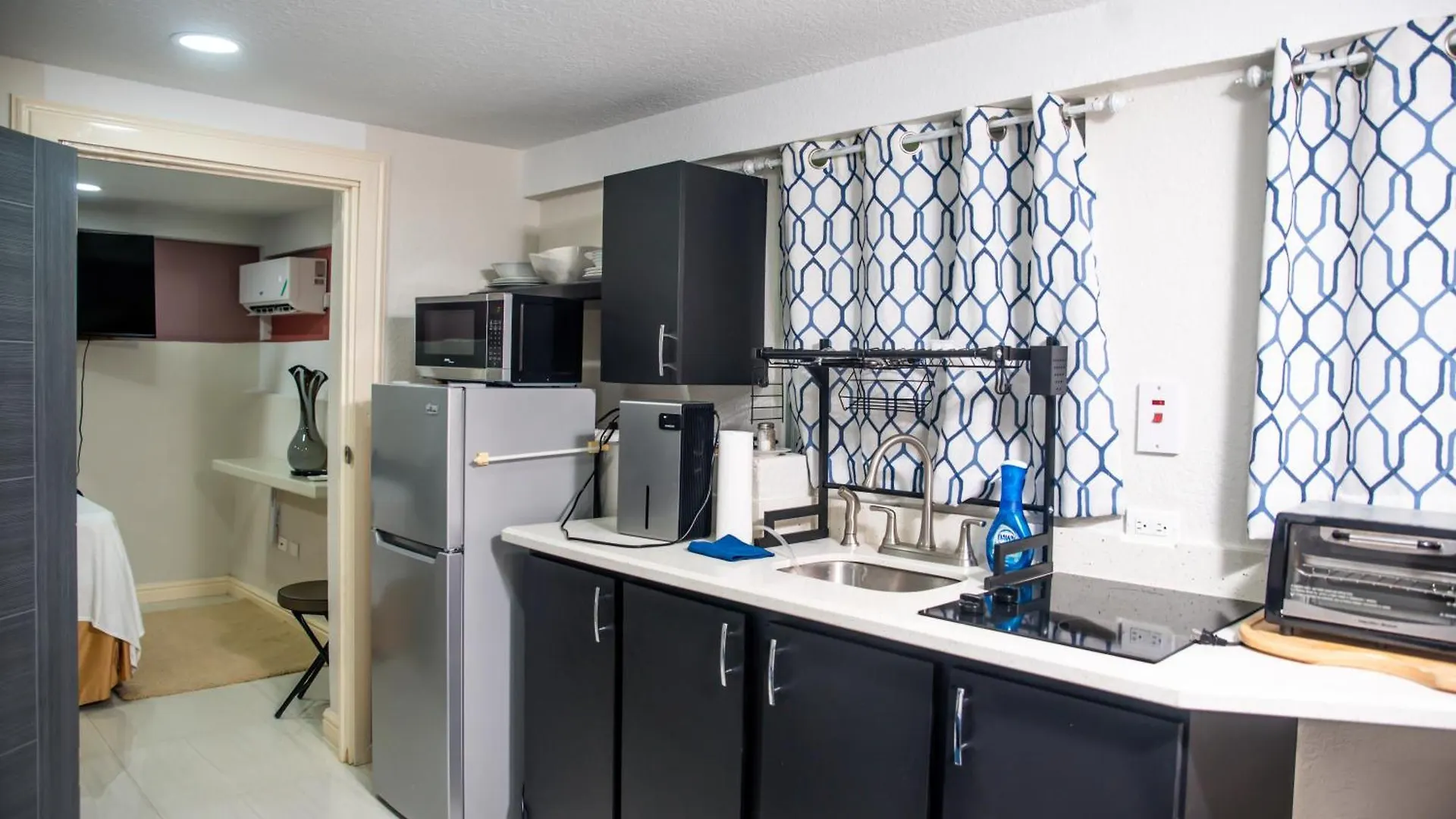 Top Bay Apartments - All 5 Units مونتيغو باي