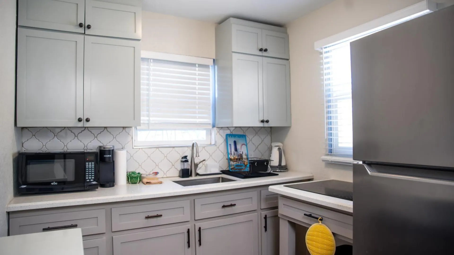 Top Bay Apartments - All 5 Units مونتيغو باي جامايكا