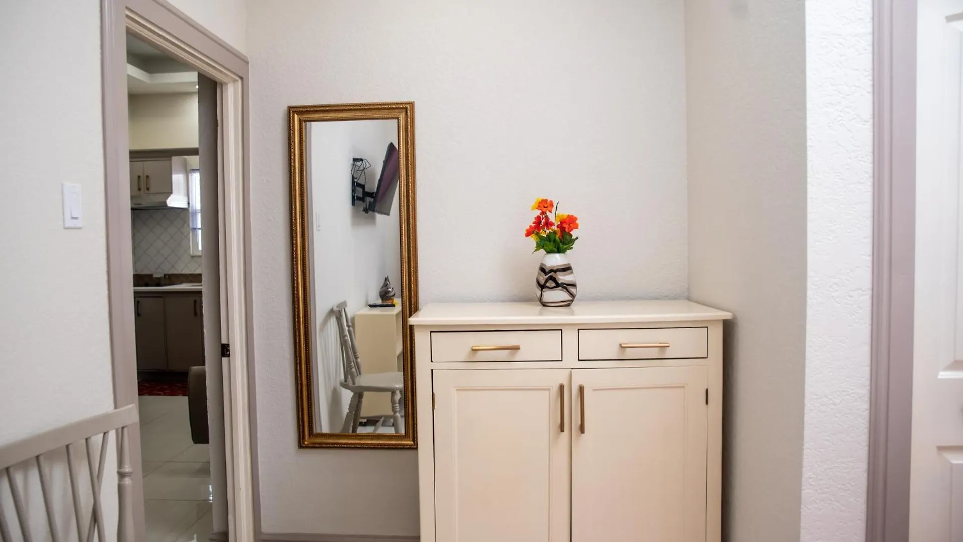 Top Bay Apartments - All 5 Units مونتيغو باي